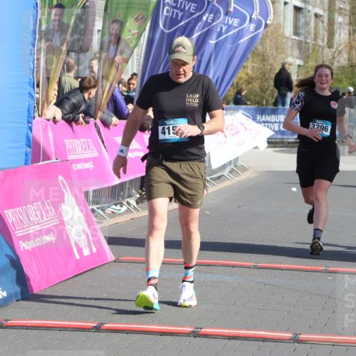 12.04.2026 - 45. Internationalen Wilhelmsburger Insellauf Strokosch-Dieckow http://msf.ph/oto/9451999 12.04.2026 10:33:02 Ziel 4150, 3296, 3323, 5639 meine-sportfotos.de