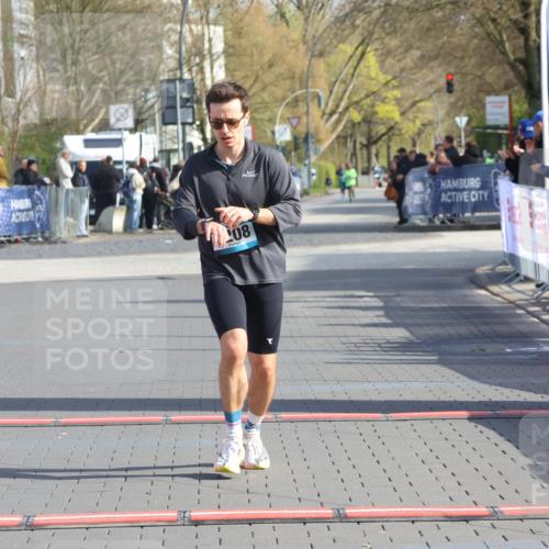 12.04.2026 - 45. Internationalen Wilhelmsburger Insellauf Strokosch-Dieckow http://msf.ph/oto/9452016 12.04.2026 10:21:14 Ziel 3134, 3208, 2212 meine-sportfotos.de