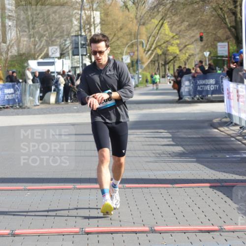 12.04.2026 - 45. Internationalen Wilhelmsburger Insellauf Strokosch-Dieckow http://msf.ph/oto/9452018 12.04.2026 10:21:14 Ziel 3134, 3208, 2212 meine-sportfotos.de