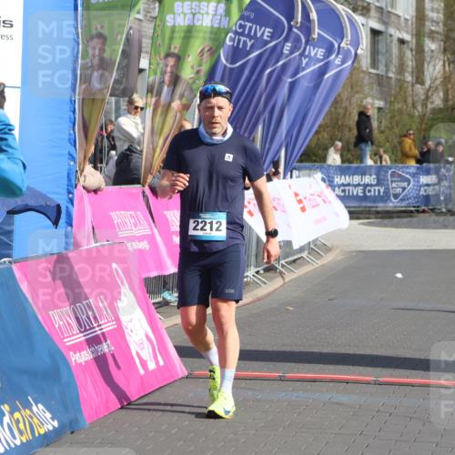 12.04.2026 - 45. Internationalen Wilhelmsburger Insellauf Strokosch-Dieckow http://msf.ph/oto/9452027 12.04.2026 10:21:17 Ziel 3134, 3208, 2212, 4003 meine-sportfotos.de