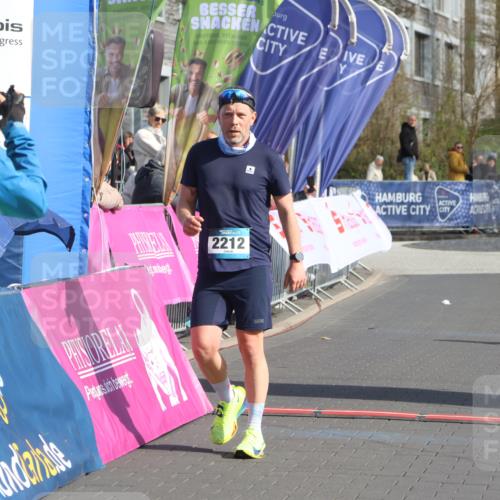 12.04.2026 - 45. Internationalen Wilhelmsburger Insellauf Strokosch-Dieckow http://msf.ph/oto/9452028 12.04.2026 10:21:17 Ziel 3134, 3208, 2212, 4003 meine-sportfotos.de