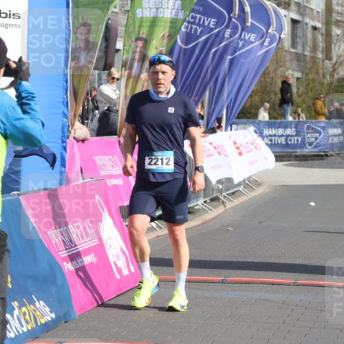 12.04.2026 - 45. Internationalen Wilhelmsburger Insellauf Strokosch-Dieckow http://msf.ph/oto/9452030 12.04.2026 10:21:17 Ziel 3134, 3208, 2212, 4003 meine-sportfotos.de