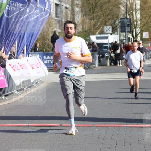 12.04.2026 - 45. Internationalen Wilhelmsburger Insellauf Strokosch-Dieckow http://msf.ph/oto/9452077 12.04.2026 10:33:25 Ziel 5623, 3708, 4322, 3327 meine-sportfotos.de