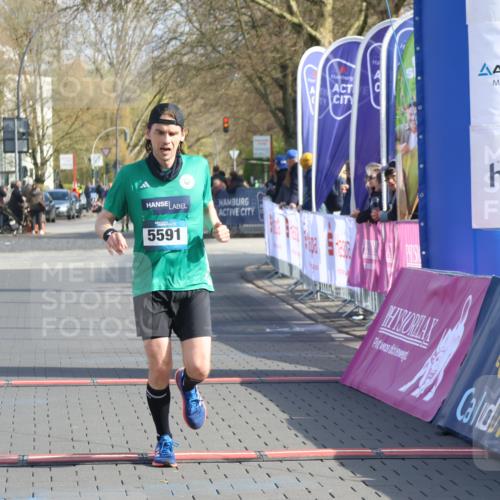 12.04.2026 - 45. Internationalen Wilhelmsburger Insellauf Strokosch-Dieckow http://msf.ph/oto/9452085 12.04.2026 10:21:26 Ziel 5591 meine-sportfotos.de
