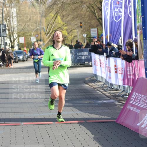 12.04.2026 - 45. Internationalen Wilhelmsburger Insellauf Strokosch-Dieckow http://msf.ph/oto/9452096 12.04.2026 10:21:38 Ziel 2127 meine-sportfotos.de