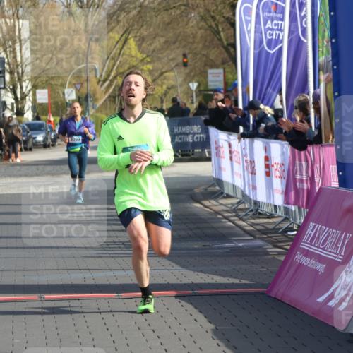 12.04.2026 - 45. Internationalen Wilhelmsburger Insellauf Strokosch-Dieckow http://msf.ph/oto/9452107 12.04.2026 10:21:38 Ziel 2127 meine-sportfotos.de