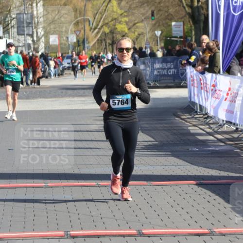 12.04.2026 - 45. Internationalen Wilhelmsburger Insellauf Strokosch-Dieckow http://msf.ph/oto/9452110 12.04.2026 10:33:32 Ziel 3327, 5764 meine-sportfotos.de