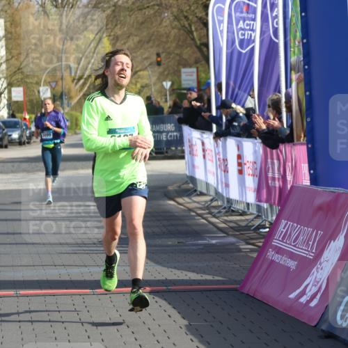 12.04.2026 - 45. Internationalen Wilhelmsburger Insellauf Strokosch-Dieckow http://msf.ph/oto/9452113 12.04.2026 10:21:39 Ziel 2127 meine-sportfotos.de