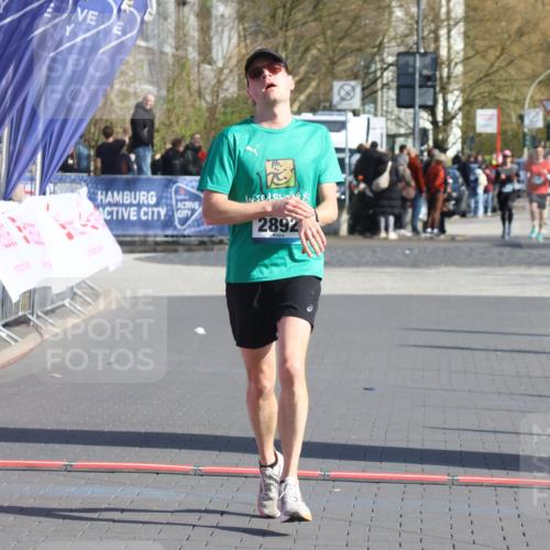 12.04.2026 - 45. Internationalen Wilhelmsburger Insellauf Strokosch-Dieckow http://msf.ph/oto/9452119 12.04.2026 10:33:37 Ziel 2892 meine-sportfotos.de