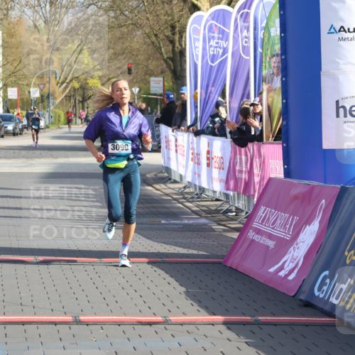 12.04.2026 - 45. Internationalen Wilhelmsburger Insellauf Strokosch-Dieckow http://msf.ph/oto/9452122 12.04.2026 10:21:43 Ziel 2127, 3099 meine-sportfotos.de