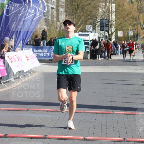 12.04.2026 - 45. Internationalen Wilhelmsburger Insellauf Strokosch-Dieckow http://msf.ph/oto/9452126 12.04.2026 10:33:37 Ziel 2892 meine-sportfotos.de