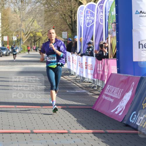 12.04.2026 - 45. Internationalen Wilhelmsburger Insellauf Strokosch-Dieckow http://msf.ph/oto/9452129 12.04.2026 10:21:43 Ziel 2127, 3099 meine-sportfotos.de