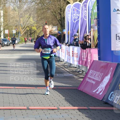 12.04.2026 - 45. Internationalen Wilhelmsburger Insellauf Strokosch-Dieckow http://msf.ph/oto/9452134 12.04.2026 10:21:43 Ziel 2127, 3099 meine-sportfotos.de
