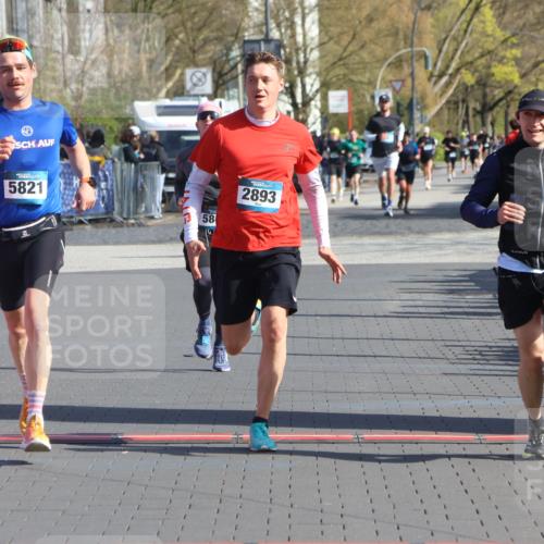 12.04.2026 - 45. Internationalen Wilhelmsburger Insellauf Strokosch-Dieckow http://msf.ph/oto/9452152 12.04.2026 10:33:50 Ziel 5821, 4738, 2893, 5843 meine-sportfotos.de