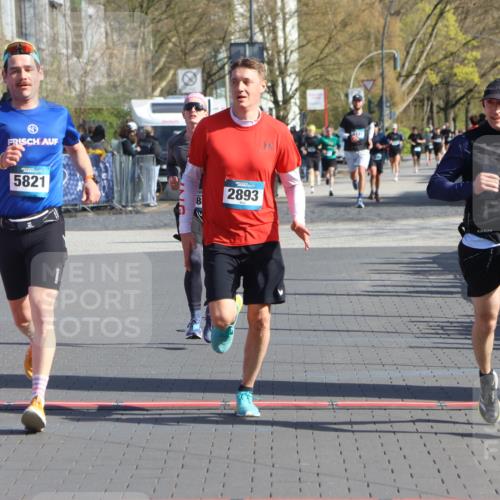 12.04.2026 - 45. Internationalen Wilhelmsburger Insellauf Strokosch-Dieckow http://msf.ph/oto/9452154 12.04.2026 10:33:50 Ziel 5821, 4738, 2893, 5843 meine-sportfotos.de
