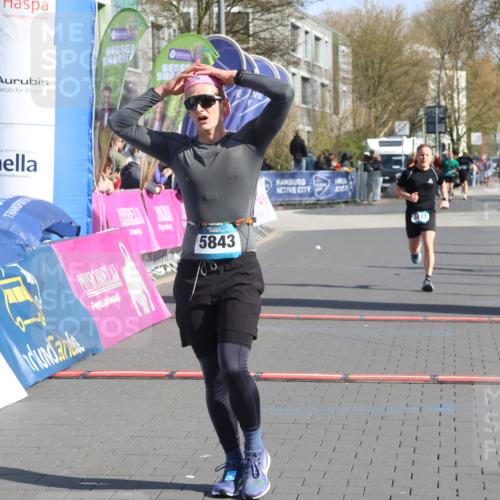 12.04.2026 - 45. Internationalen Wilhelmsburger Insellauf Strokosch-Dieckow http://msf.ph/oto/9452183 12.04.2026 10:33:55 Ziel 5821, 4738, 2893, 5843, 3447, 4441 meine-sportfotos.de