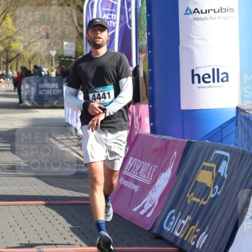 12.04.2026 - 45. Internationalen Wilhelmsburger Insellauf Strokosch-Dieckow http://msf.ph/oto/9452200 12.04.2026 10:33:58 Ziel 3447, 4441 meine-sportfotos.de