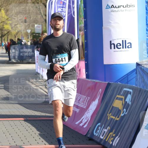 12.04.2026 - 45. Internationalen Wilhelmsburger Insellauf Strokosch-Dieckow http://msf.ph/oto/9452202 12.04.2026 10:33:58 Ziel 3447, 4441 meine-sportfotos.de