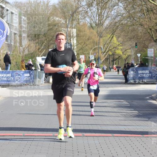 12.04.2026 - 45. Internationalen Wilhelmsburger Insellauf Strokosch-Dieckow http://msf.ph/oto/9452214 12.04.2026 10:22:18 Ziel 3930, 3317 meine-sportfotos.de