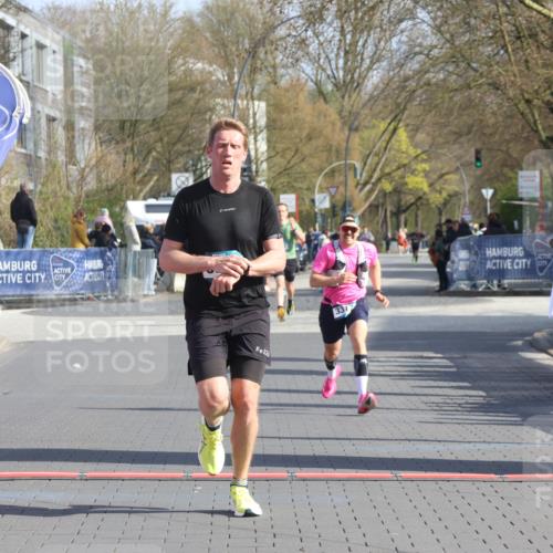 12.04.2026 - 45. Internationalen Wilhelmsburger Insellauf Strokosch-Dieckow http://msf.ph/oto/9452223 12.04.2026 10:22:18 Ziel 3930, 3317 meine-sportfotos.de