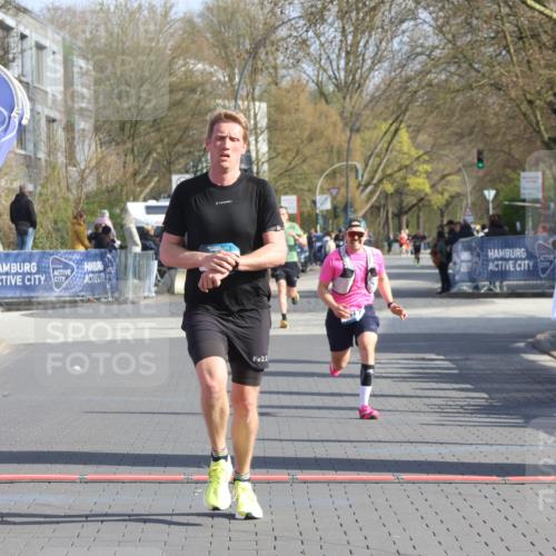12.04.2026 - 45. Internationalen Wilhelmsburger Insellauf Strokosch-Dieckow http://msf.ph/oto/9452226 12.04.2026 10:22:18 Ziel 3930, 3317 meine-sportfotos.de