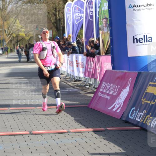 12.04.2026 - 45. Internationalen Wilhelmsburger Insellauf Strokosch-Dieckow http://msf.ph/oto/9452243 12.04.2026 10:22:21 Ziel 3930, 3317, 3771 meine-sportfotos.de