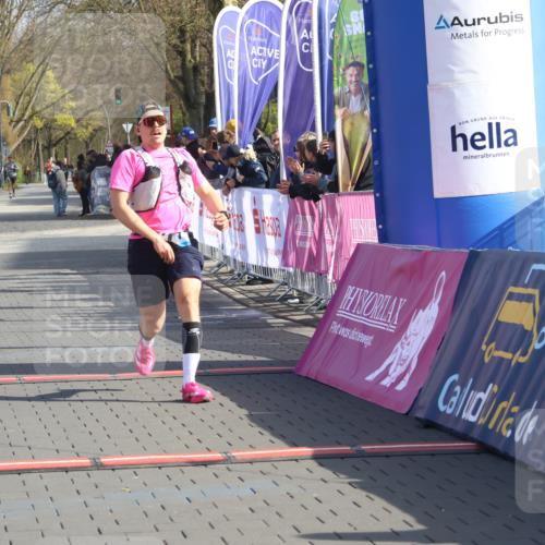 12.04.2026 - 45. Internationalen Wilhelmsburger Insellauf Strokosch-Dieckow http://msf.ph/oto/9452245 12.04.2026 10:22:21 Ziel 3930, 3317, 3771 meine-sportfotos.de