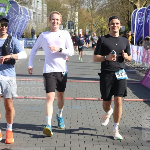12.04.2026 - 45. Internationalen Wilhelmsburger Insellauf Strokosch-Dieckow http://msf.ph/oto/9452246 12.04.2026 10:34:21 Ziel 4196, 5238, 5239, 5294, 3841 meine-sportfotos.de