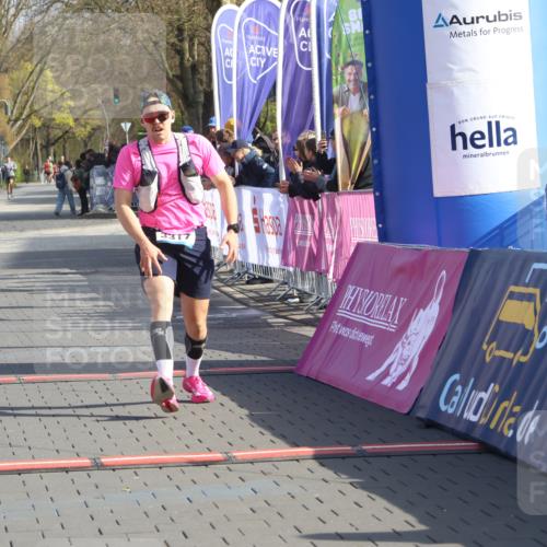 12.04.2026 - 45. Internationalen Wilhelmsburger Insellauf Strokosch-Dieckow http://msf.ph/oto/9452255 12.04.2026 10:22:21 Ziel 3930, 3317, 3771 meine-sportfotos.de