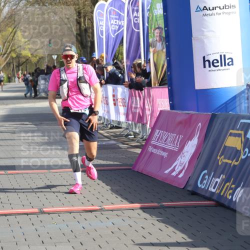 12.04.2026 - 45. Internationalen Wilhelmsburger Insellauf Strokosch-Dieckow http://msf.ph/oto/9452259 12.04.2026 10:22:21 Ziel 3930, 3317, 3771 meine-sportfotos.de