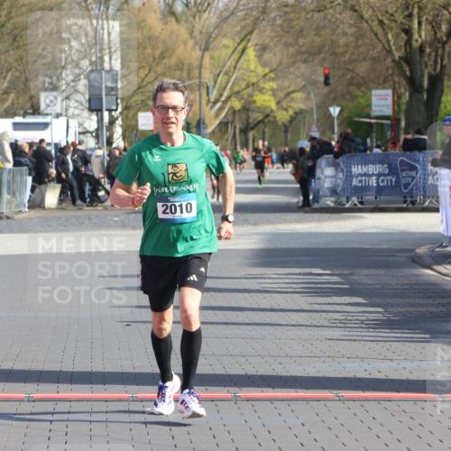12.04.2026 - 45. Internationalen Wilhelmsburger Insellauf Strokosch-Dieckow http://msf.ph/oto/9452289 12.04.2026 10:22:27 Ziel 3771, 2010 meine-sportfotos.de