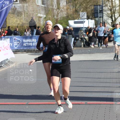 12.04.2026 - 45. Internationalen Wilhelmsburger Insellauf Strokosch-Dieckow http://msf.ph/oto/9452291 12.04.2026 10:34:35 Ziel 4493, 3945 meine-sportfotos.de