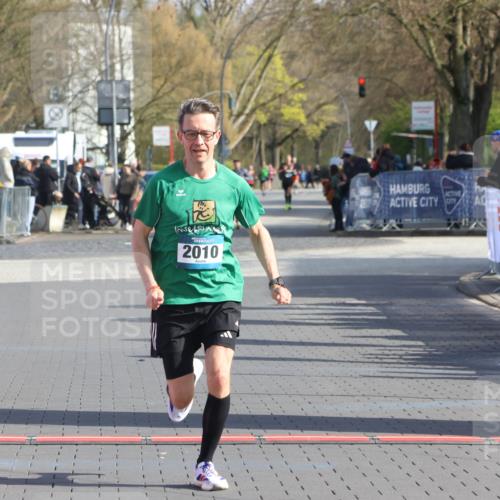 12.04.2026 - 45. Internationalen Wilhelmsburger Insellauf Strokosch-Dieckow http://msf.ph/oto/9452297 12.04.2026 10:22:27 Ziel 3771, 2010 meine-sportfotos.de