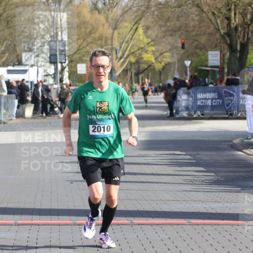 12.04.2026 - 45. Internationalen Wilhelmsburger Insellauf Strokosch-Dieckow http://msf.ph/oto/9452300 12.04.2026 10:22:28 Ziel 3771, 2010 meine-sportfotos.de