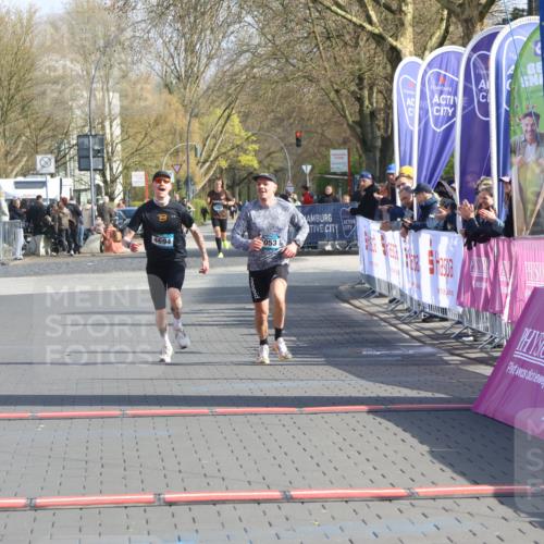 12.04.2026 - 45. Internationalen Wilhelmsburger Insellauf Strokosch-Dieckow http://msf.ph/oto/9452315 12.04.2026 10:22:40 Ziel 3053, 4694 meine-sportfotos.de