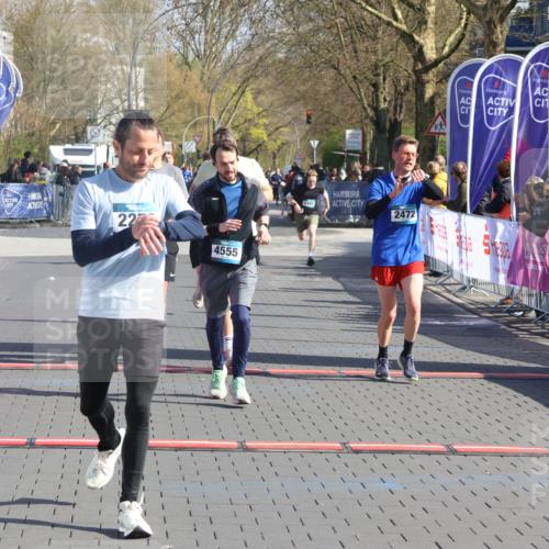 12.04.2026 - 45. Internationalen Wilhelmsburger Insellauf Strokosch-Dieckow http://msf.ph/oto/9452316 12.04.2026 10:34:48 Ziel 2270, 4555, 2472, 2559, 3636, 3929 meine-sportfotos.de