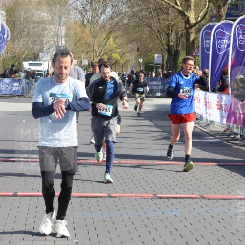 12.04.2026 - 45. Internationalen Wilhelmsburger Insellauf Strokosch-Dieckow http://msf.ph/oto/9452319 12.04.2026 10:34:48 Ziel 2270, 4555, 2472, 2559, 3636, 3929 meine-sportfotos.de