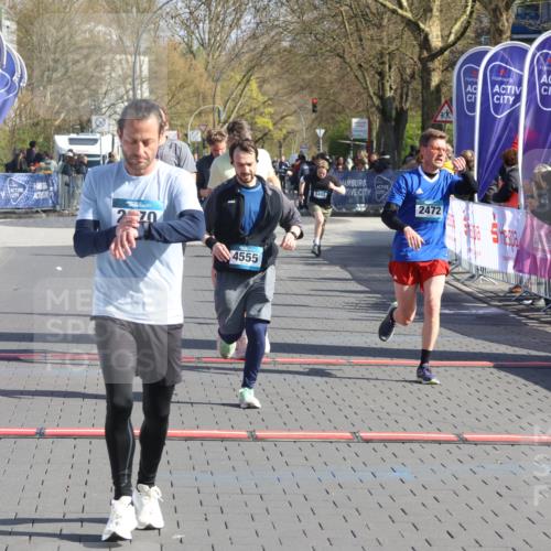 12.04.2026 - 45. Internationalen Wilhelmsburger Insellauf Strokosch-Dieckow http://msf.ph/oto/9452321 12.04.2026 10:34:48 Ziel 2270, 4555, 2472, 2559, 3636, 3929 meine-sportfotos.de