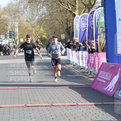 12.04.2026 - 45. Internationalen Wilhelmsburger Insellauf Strokosch-Dieckow http://msf.ph/oto/9452322 12.04.2026 10:22:41 Ziel 3053, 4694 meine-sportfotos.de