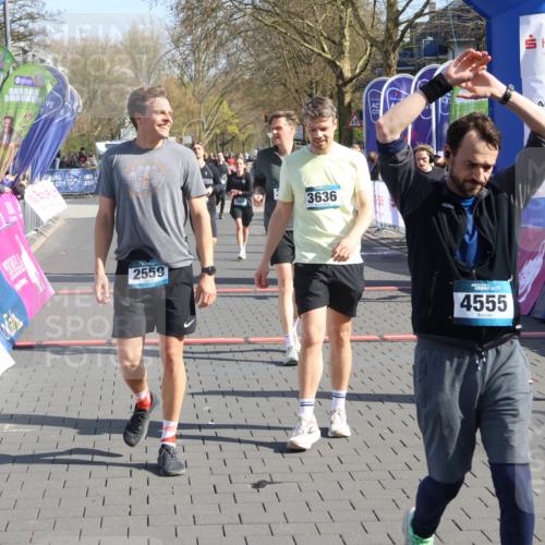 12.04.2026 - 45. Internationalen Wilhelmsburger Insellauf Strokosch-Dieckow http://msf.ph/oto/9452325 12.04.2026 10:34:52 Ziel 4555, 2472, 2559, 3636, 3929, 5480, 3042, 3065 meine-sportfotos.de