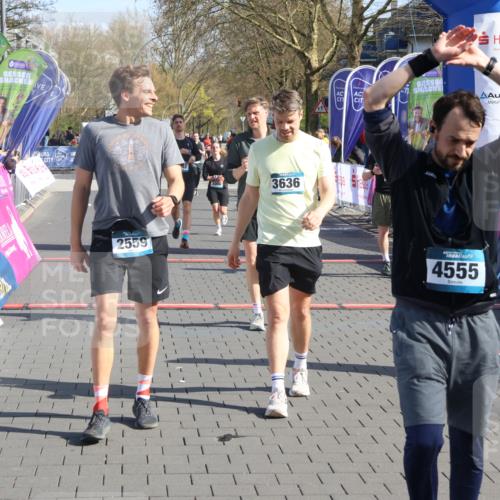 12.04.2026 - 45. Internationalen Wilhelmsburger Insellauf Strokosch-Dieckow http://msf.ph/oto/9452330 12.04.2026 10:34:53 Ziel 4555, 2472, 2559, 3636, 3929, 5480, 3042, 3065 meine-sportfotos.de