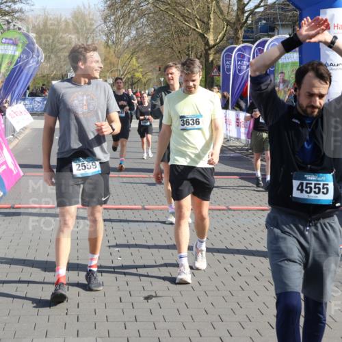 12.04.2026 - 45. Internationalen Wilhelmsburger Insellauf Strokosch-Dieckow http://msf.ph/oto/9452332 12.04.2026 10:34:53 Ziel 4555, 2472, 2559, 3636, 3929, 5480, 3042, 3065 meine-sportfotos.de