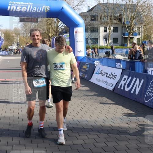 12.04.2026 - 45. Internationalen Wilhelmsburger Insellauf Strokosch-Dieckow http://msf.ph/oto/9452341 12.04.2026 10:34:56 Ziel 5480, 3042, 3065, 2123 meine-sportfotos.de