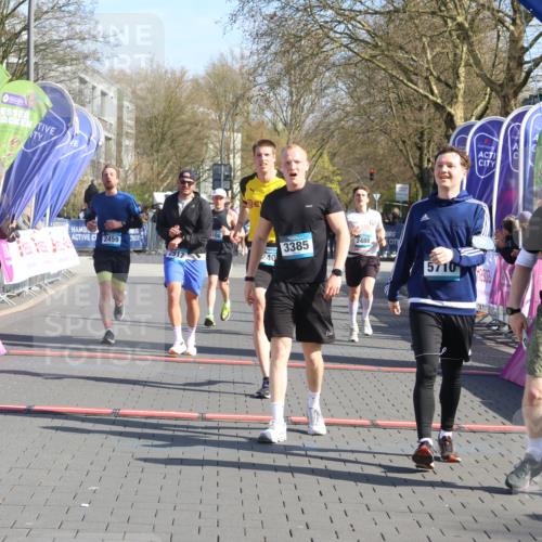 12.04.2026 - 45. Internationalen Wilhelmsburger Insellauf Strokosch-Dieckow http://msf.ph/oto/9452379 12.04.2026 10:35:10 Ziel 4807, 3385, 2402, 2917, 2459, 2488, 2482, 4108 meine-sportfotos.de