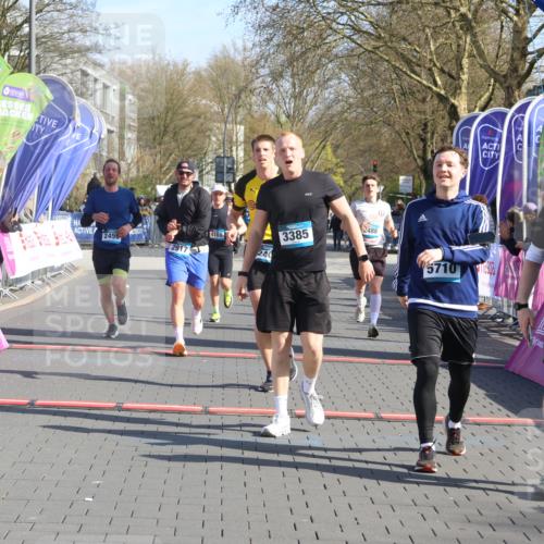 12.04.2026 - 45. Internationalen Wilhelmsburger Insellauf Strokosch-Dieckow http://msf.ph/oto/9452383 12.04.2026 10:35:10 Ziel 4807, 3385, 2402, 2917, 2459, 2488, 2482, 4108 meine-sportfotos.de