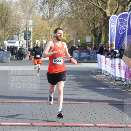 12.04.2026 - 45. Internationalen Wilhelmsburger Insellauf Strokosch-Dieckow http://msf.ph/oto/9452384 12.04.2026 10:22:55 Ziel 5507, 5561 meine-sportfotos.de
