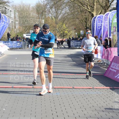 12.04.2026 - 45. Internationalen Wilhelmsburger Insellauf Strokosch-Dieckow http://msf.ph/oto/9452402 12.04.2026 10:35:25 Ziel 5036, 5048, 2423, 2814, 4000, 5551 meine-sportfotos.de