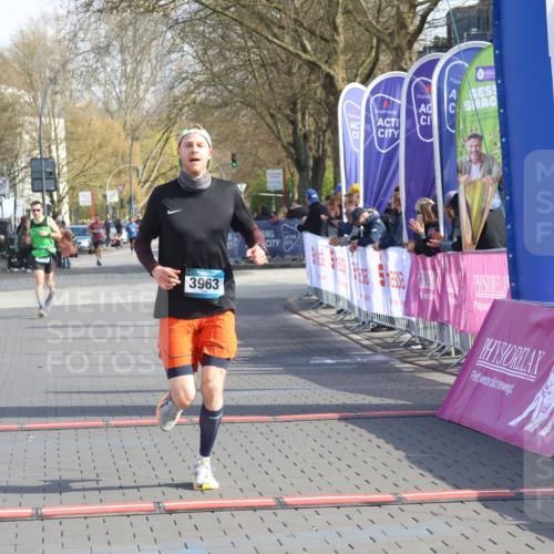 12.04.2026 - 45. Internationalen Wilhelmsburger Insellauf Strokosch-Dieckow http://msf.ph/oto/9452405 12.04.2026 10:22:59 Ziel 5561, 3963 meine-sportfotos.de