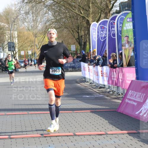 12.04.2026 - 45. Internationalen Wilhelmsburger Insellauf Strokosch-Dieckow http://msf.ph/oto/9452409 12.04.2026 10:22:59 Ziel 5561, 3963 meine-sportfotos.de