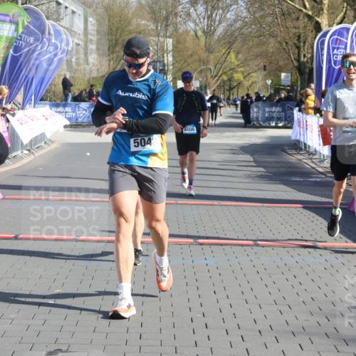 12.04.2026 - 45. Internationalen Wilhelmsburger Insellauf Strokosch-Dieckow http://msf.ph/oto/9452411 12.04.2026 10:35:26 Ziel 5036, 5048, 2423, 2814, 4000, 5551 meine-sportfotos.de